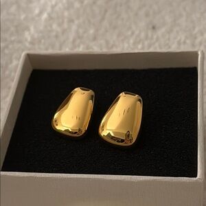 Aureum Fawn Earrings Gold